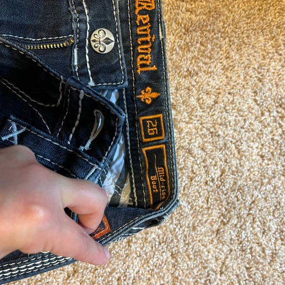 SOLD 🚫 NWOT Rock Revival Keeley bootcut jeans! - Picture 2 of 6